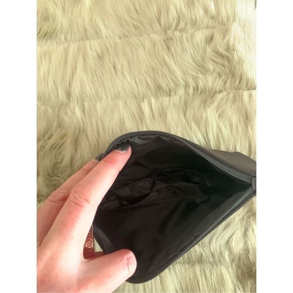 Jimmy Choo Parfums Cosmetic Bag - Picture 3 of 7